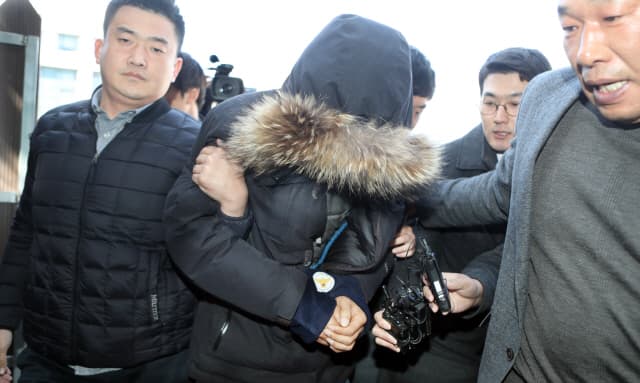 '미성년자 성폭행' 극단 번작이 대표 구속…'미투운동' 첫 사례
